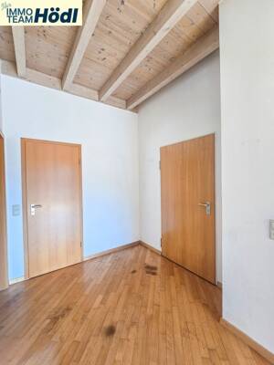Hell, gepflegt und ruhig gelegen - eine Dachgeschosswohnung zum Wohlfühlen – 72766 Reutlingen – Vorschaubild 2