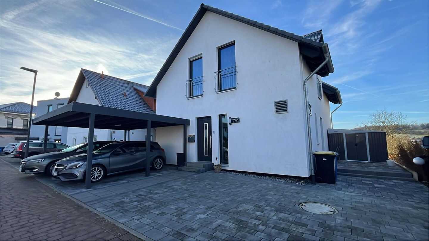 Modernes Einfamilienhaus mit PV-Anlage & Batteriespeicher in Laubach/Wetterfeld – Laubach – Vorschaubild 2