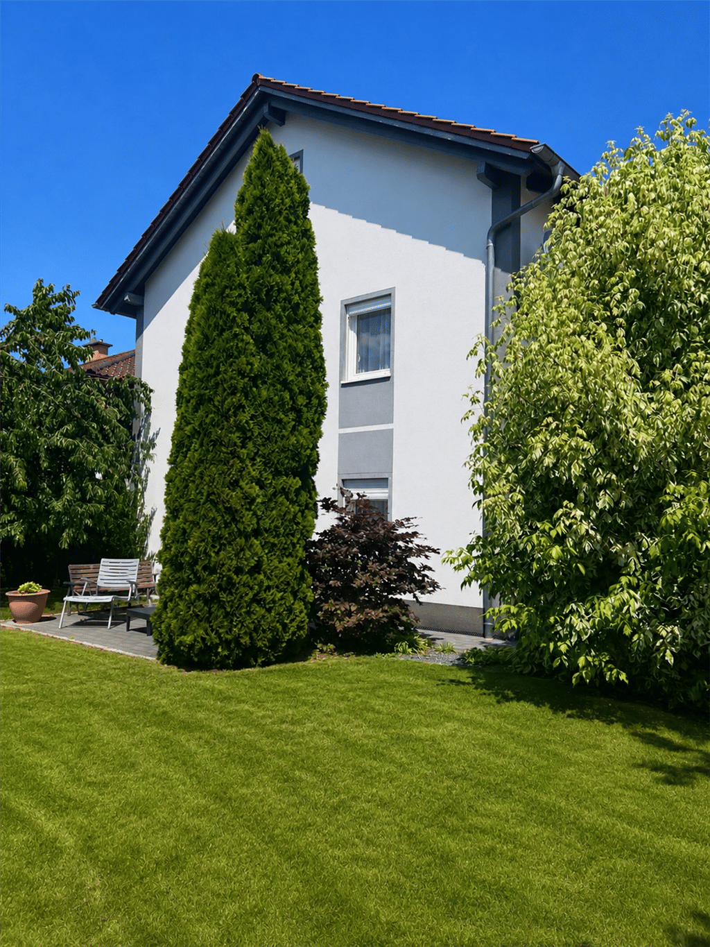 Modernes Familiendomizil mit schönem Garten, Wärmepumpe und Top-Verkehrsanbindung – Landau an der Isar – Vorschaubild 5