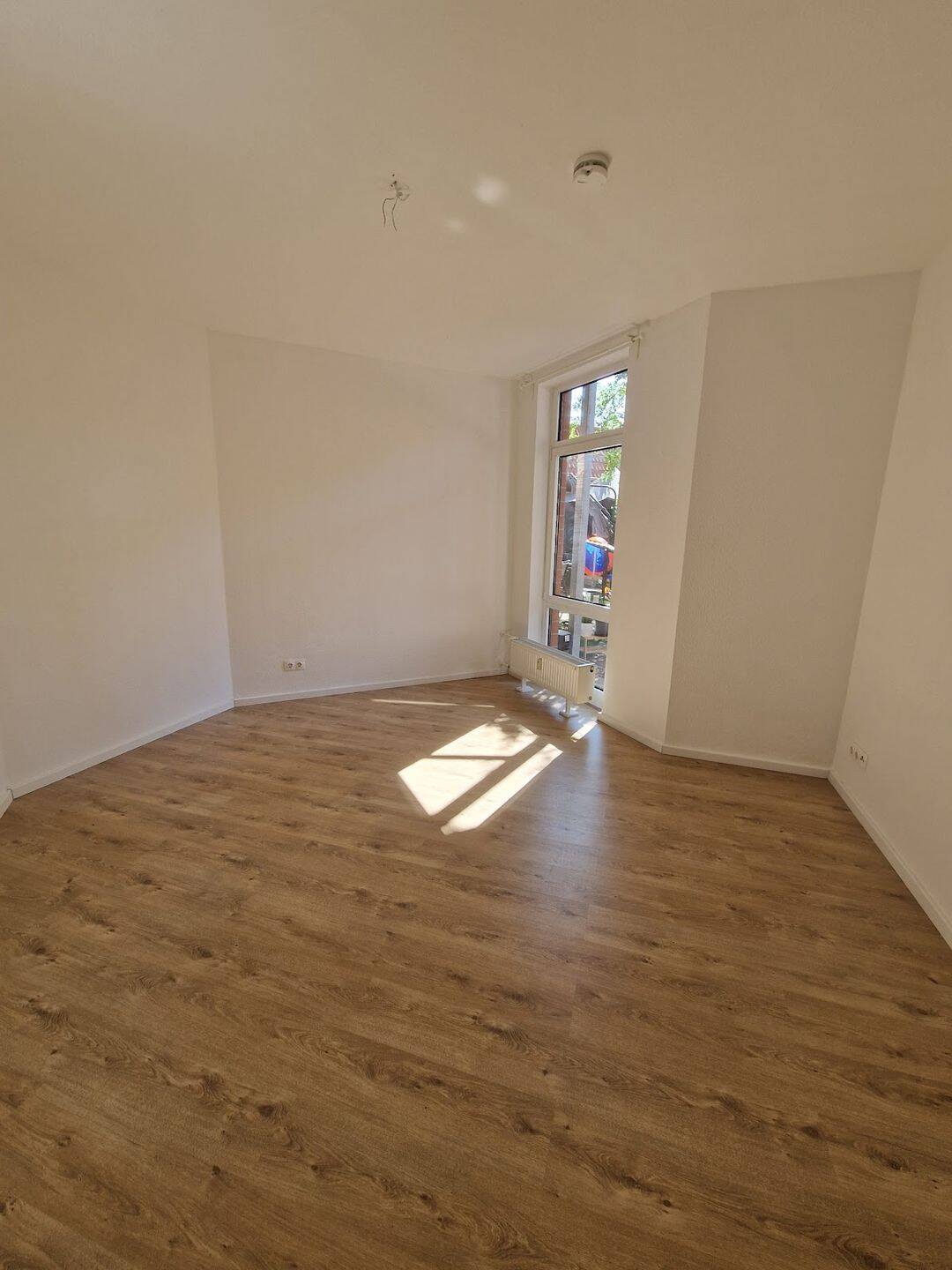 Barrierefrei mit kleiner Terrasse und bodentiefer Dusche! – Magdeburg – Vorschaubild 3