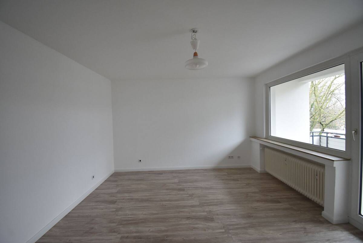 Ruhiges Wohnen! Renovierte 2-Zimmer-Wohnung mit Balkon – 47169 Duisburg – Bild 1 von 7
