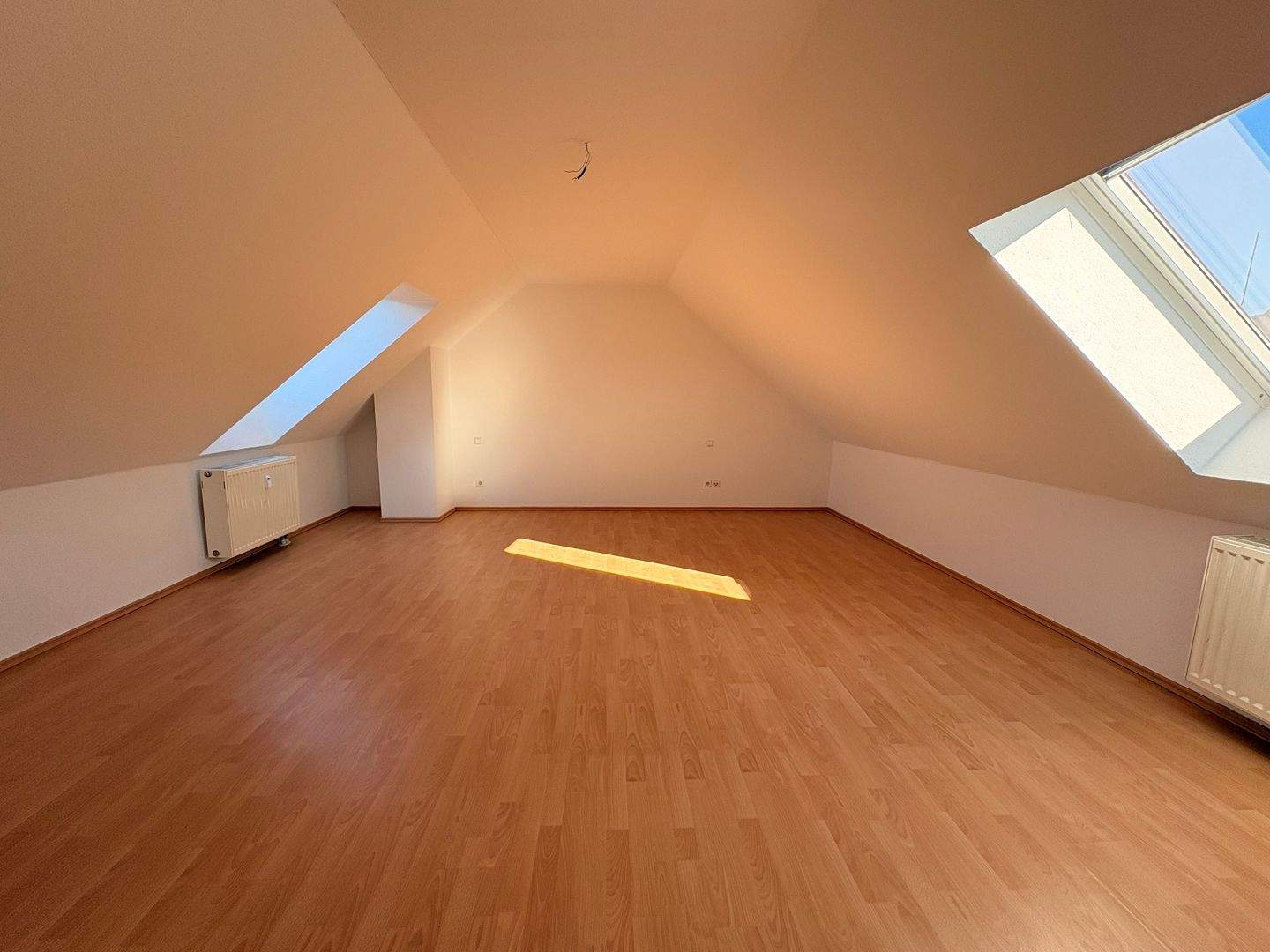 Mit Aufzug: helle 2-Raum-Maisonettewohnung mit Balkon in zentraler Lage! – Chemnitz – Vorschaubild 6