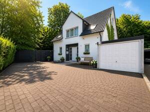 Stilvolle Familienvilla mit außergewöhnlichem Raumangebot! – 45143 Essen – Vorschaubild 1