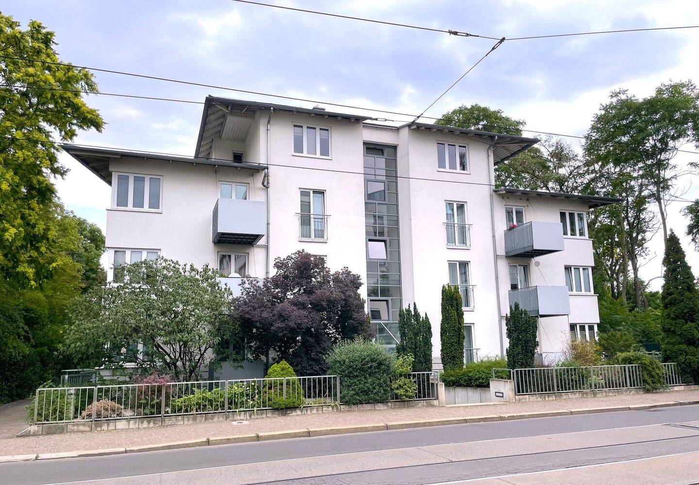 Helle 2-Raum-Wohnung, super Grundriss, mit kleinem Balkon in Gohliser Neubauvilla zu vermieten !