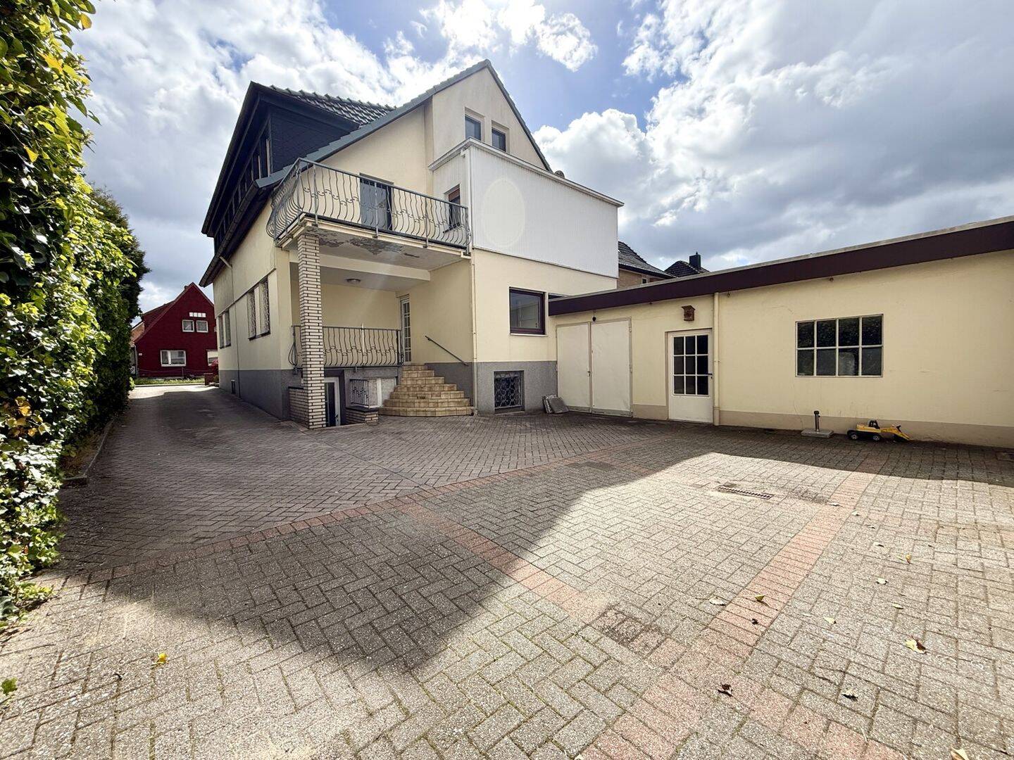 Zweifamilienhaus mit großem Grundstück und Doppelgarage - Ihr Sanierungsprojekt! – Osnabrück – Vorschaubild 9