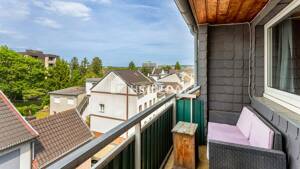 Bonn Friesdorf: Zwei-Zimmer-Wohnung mit Loggia und Garage