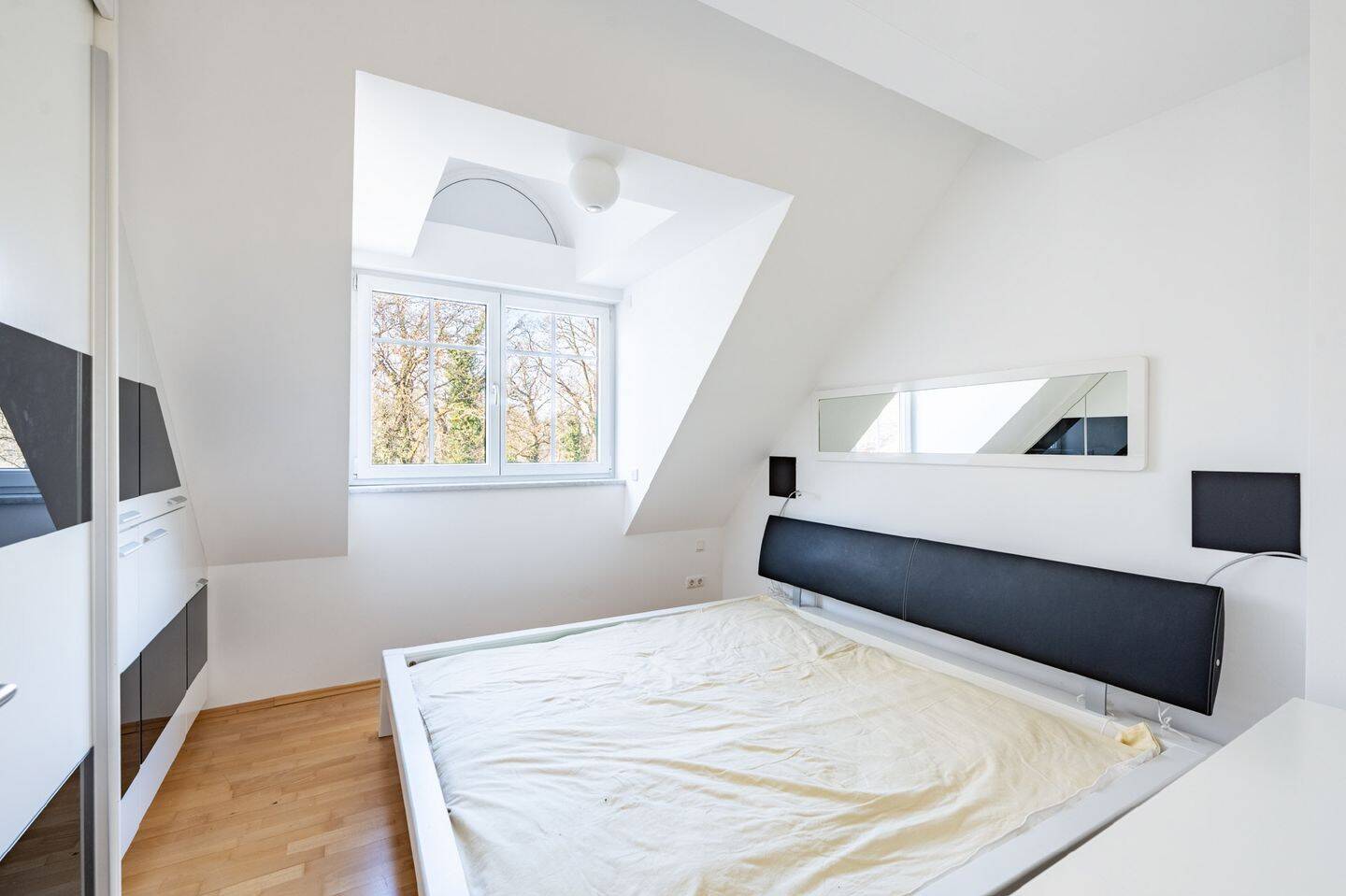 AIGNER - Lichtdurchflutete Dachgeschosswohnung mit Galerie in Waldtrudering – München – Vorschaubild 6