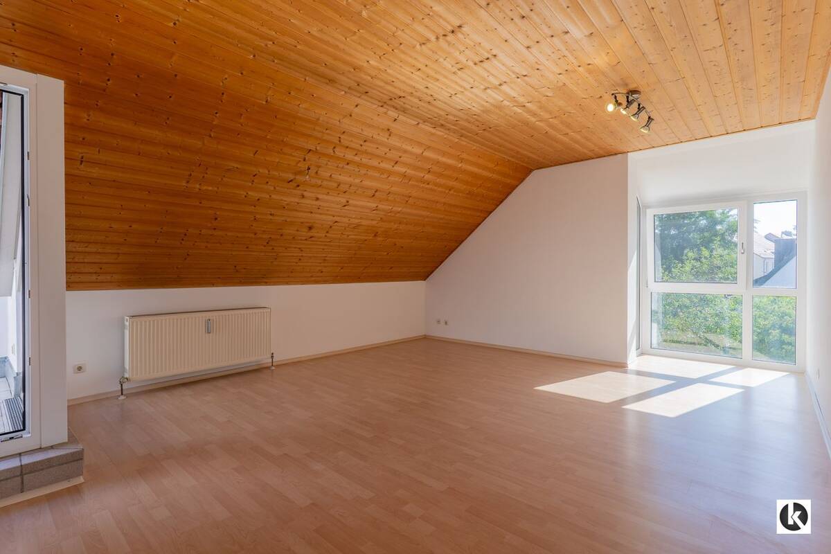 Lichtdurchflutete Dachgeschosswohnung in guter Lage nahe der Innenstadt – 85051 Ingolstadt – Bild 1 von 9