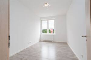 Super geschnittene 5,5-Zimmer Wohnung mit Balkon | Top-Zustand – 90763 Fürth – Vorschaubild 3