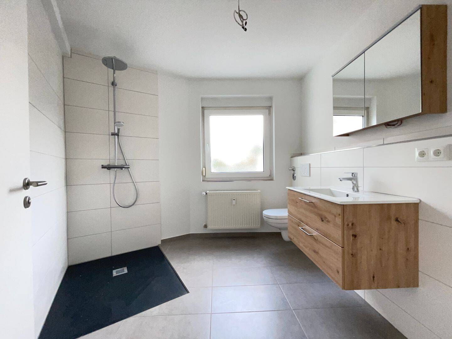 Erstbezug nach Kernsanierung - schöne 3-Zi-Wohnung in Neuendettelsau