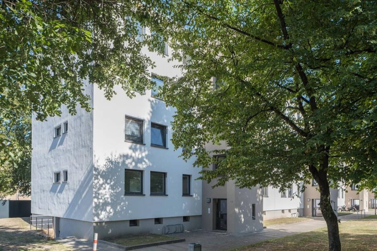 Charmante 3-Zimmer-Wohnung mit neuem Bad und Schallschutzfenstern in Wolfsburg – 38448 Wolfsburg – Bild 1 von 9