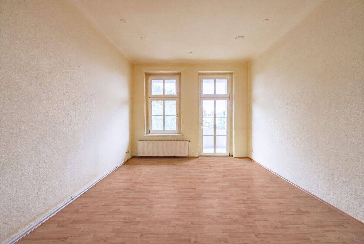 Solide 2-Zimmer-Wohnung mit Süd-Loggia im Vorderhaus, Wertpotenzial - besichtigen und entdecken – 13086 Berlin – Bild 1 von 9
