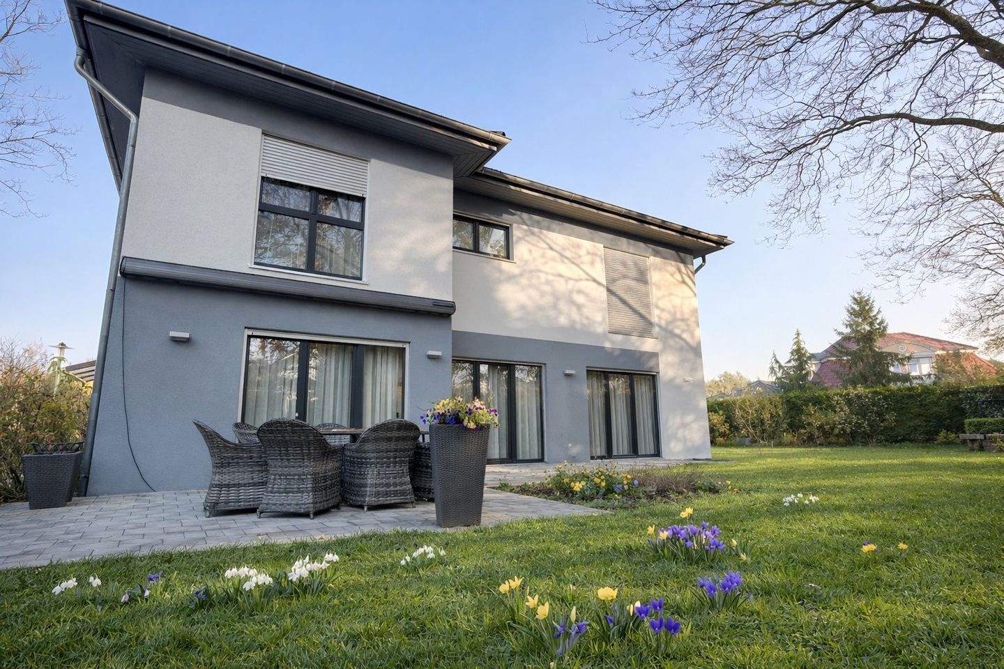 großzügige und perfekt ausgestattete Familien-Villa – Potsdam – Bild 1 von 9