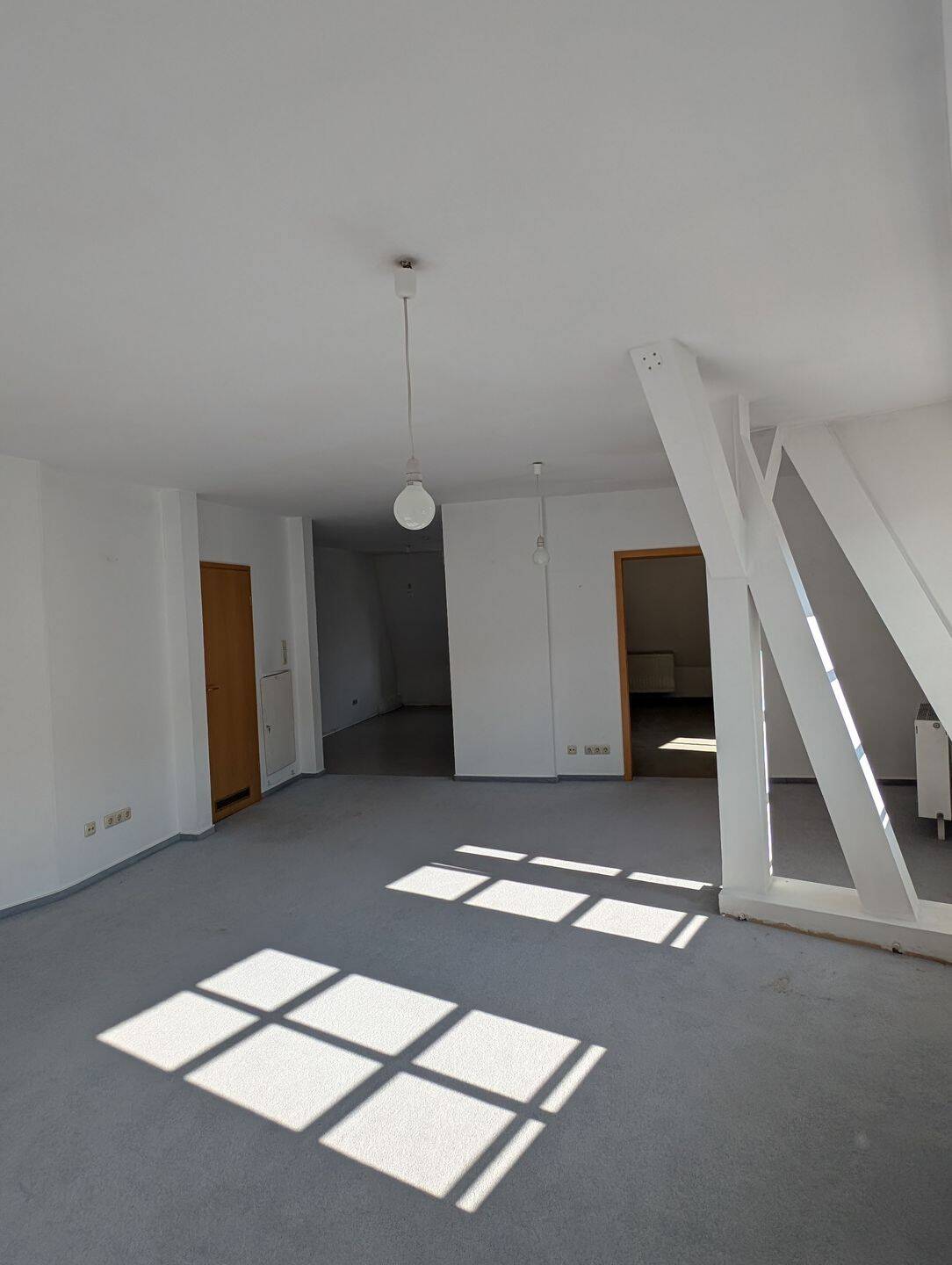 Großzügige 2 ZKB Wohnung in Jugendstil-Altbau am Altstadtrand – Regensburg – Vorschaubild 3