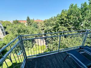* helle und sehr schöne 2-Zimmer-Wohnung in denkmalgeschützter sanierter Villa * – 1309 Dresden – Vorschaubild 8
