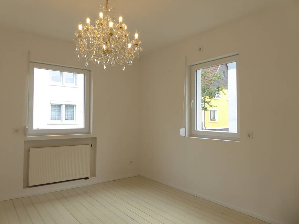 Modernisiertes Haus mit zwei Wohnungen und großem Garten in zentraler Lage! – Laudenbach – Vorschaubild 3