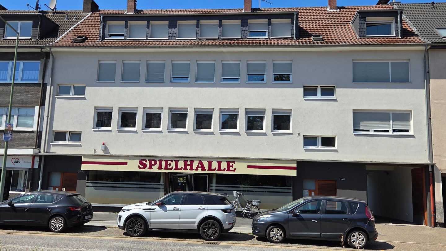 Gepflegtes Mehrfamilienhaus mit Ladenlokal in Wanheimerort – Duisburg – Bild 1 von 9