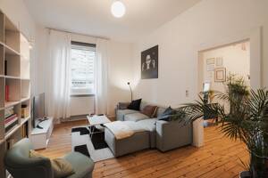 Charmante 3-Zi.-Altbauwohnung mit Balkon - vermietet mit Perspektive zur Eigennutzung