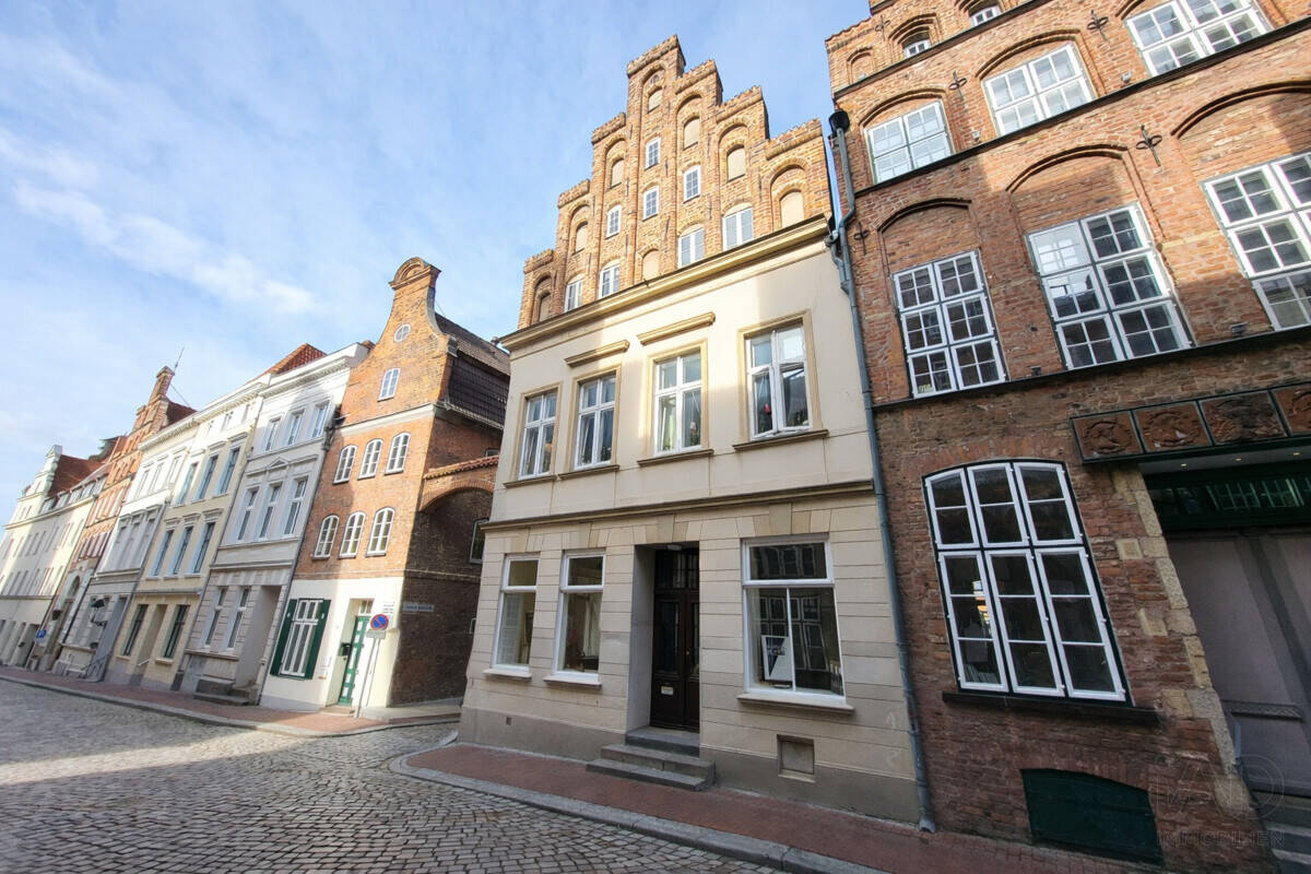 Charmantes Denkmalobjekt im Herzen der Stadt - Kapitalanlage mit Bestand und Perspektive – Lübeck – Bild 1 von 1