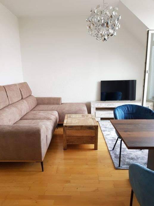 Möblierte Wohnung mit Einbauküche und Balkon – Berlin – Vorschaubild 2