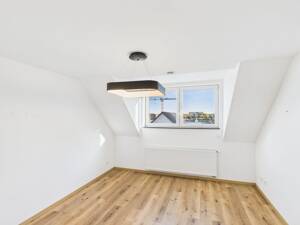 Stilvolles Dachgeschoss mit Top-Rendite: 4-Zimmer Wohnung in Gelsenkirchen Bulmke-Hüllen – 45888 Gelsenkirchen – Vorschaubild 7