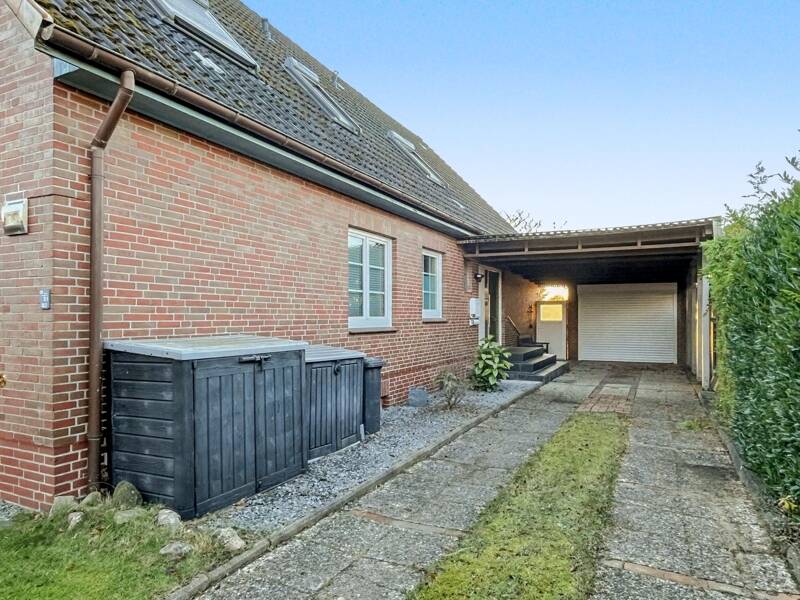 Ruhig wohnen, flexibel nutzen: Einfamilienhaus mit Einliegerwohnung in Wacken – Wacken – Vorschaubild 4