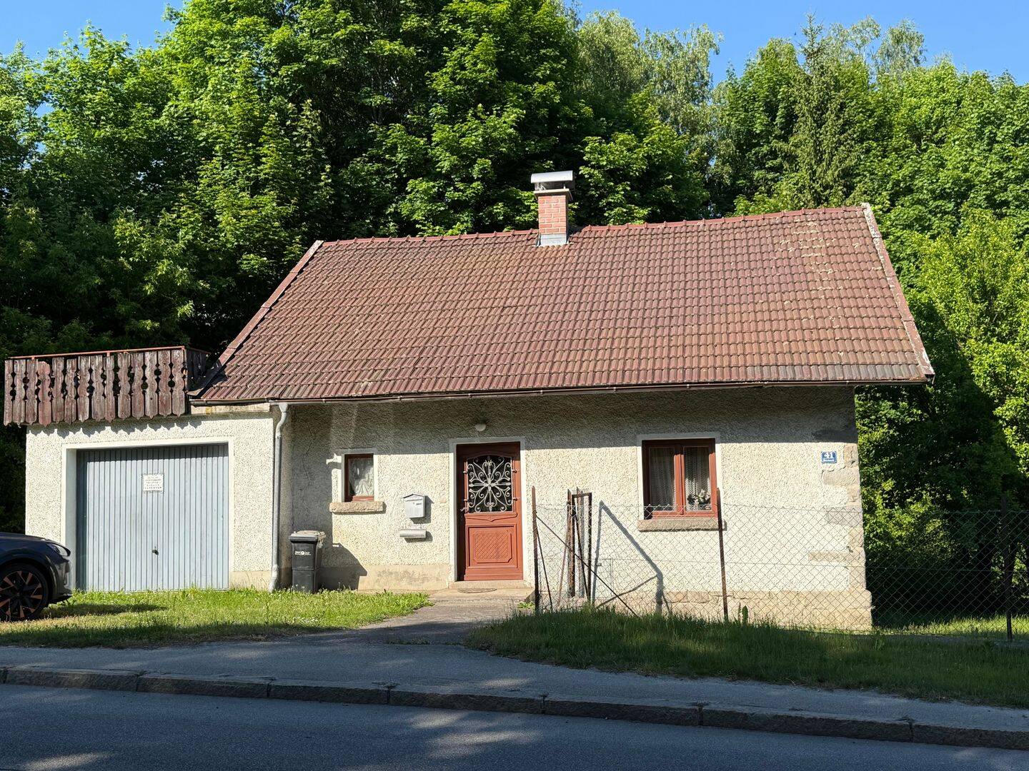 Sanierungsbedürftiges Einfamilienhaus mit großem Potenzial – Hauzenberg – Bild 1 von 4