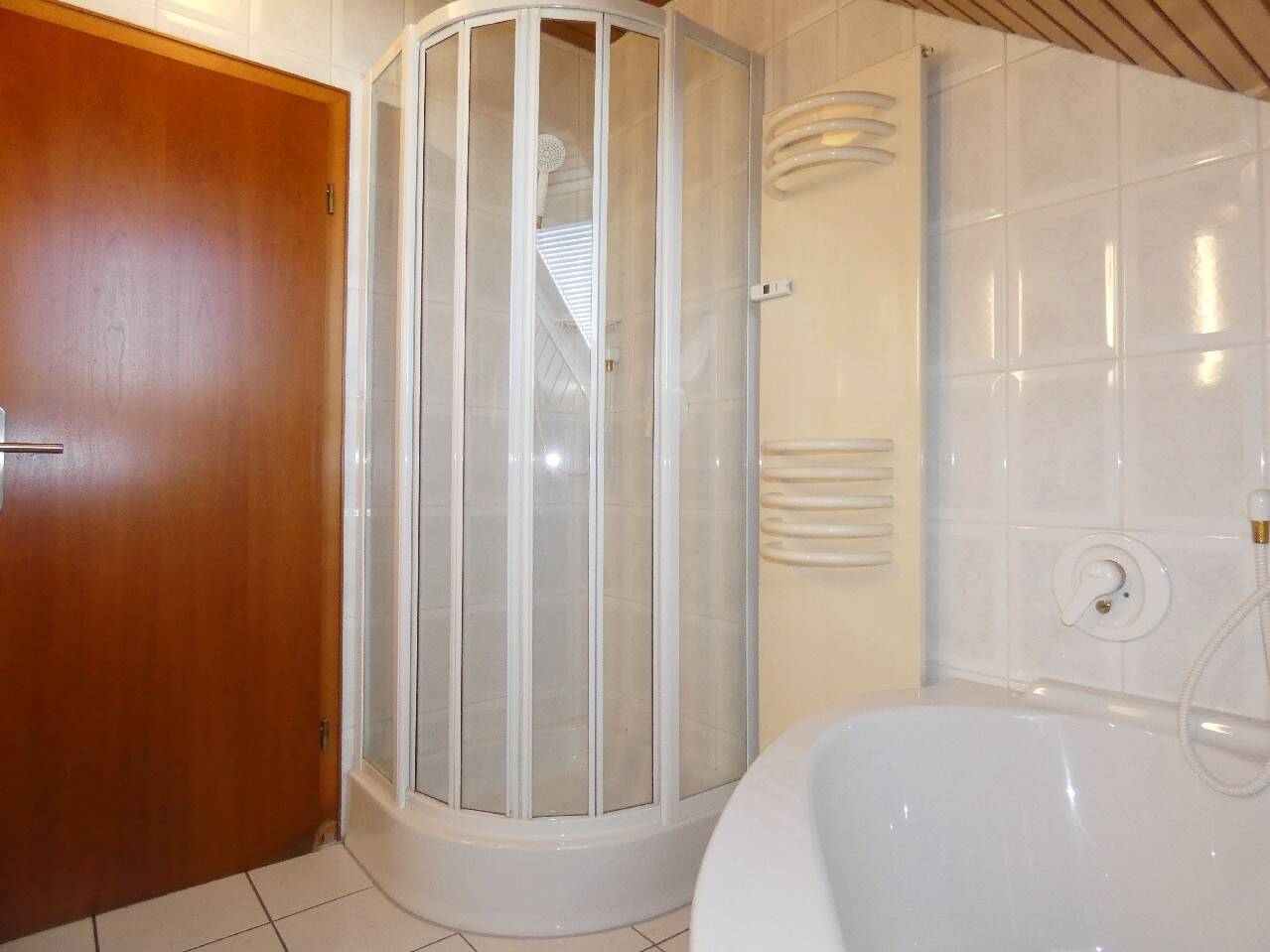Gemütliche und preislich attraktive 3-Zimmer-Dachgeschoss-Wohnung in Rheindorf-Süd – Leverkusen – Vorschaubild 7