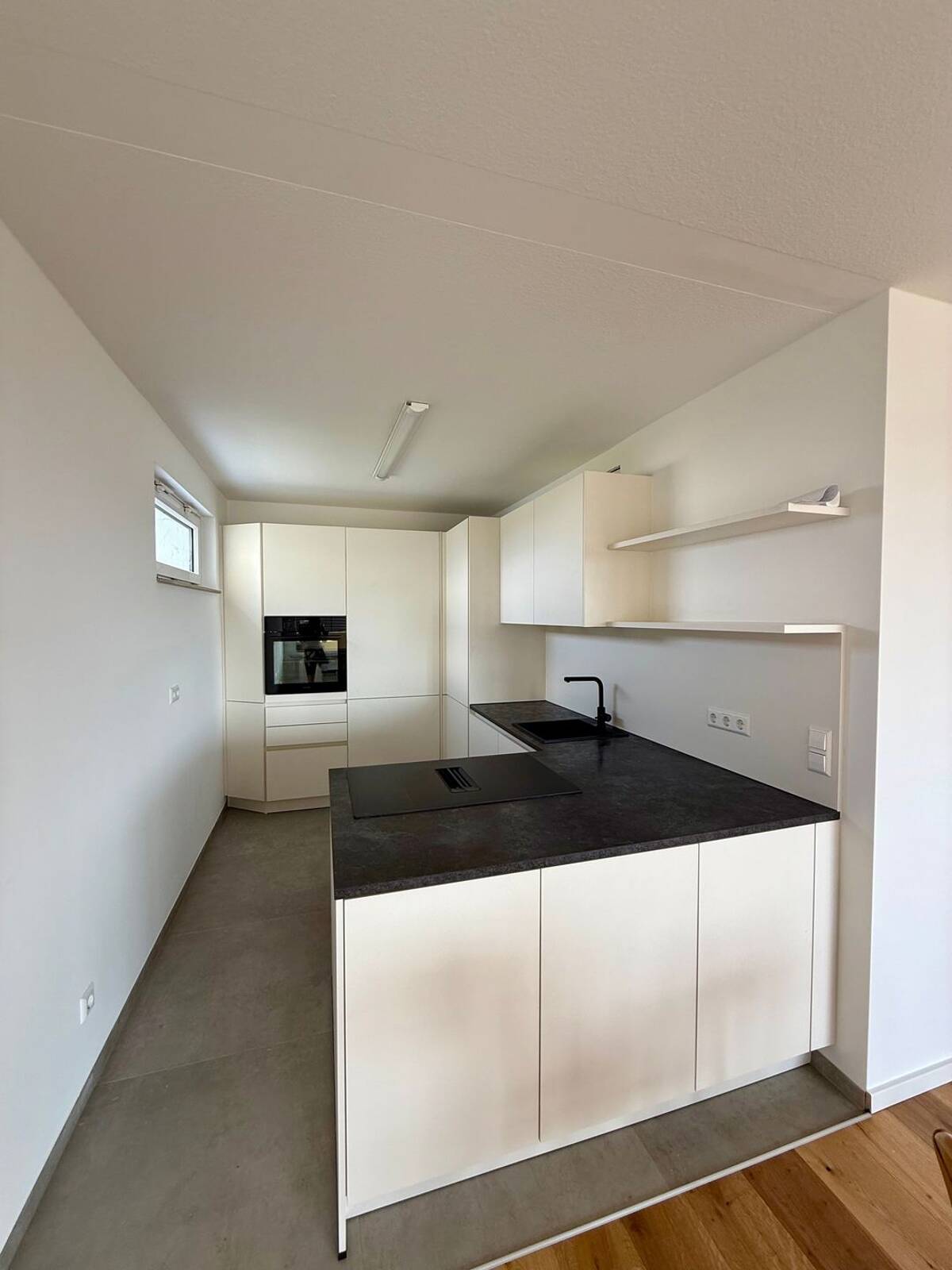 Stilvoll kernsanierte 3-Zimmer-Wohnung in Stuttgart-Möhringen – 70567 Stuttgart – Bild 1 von 8