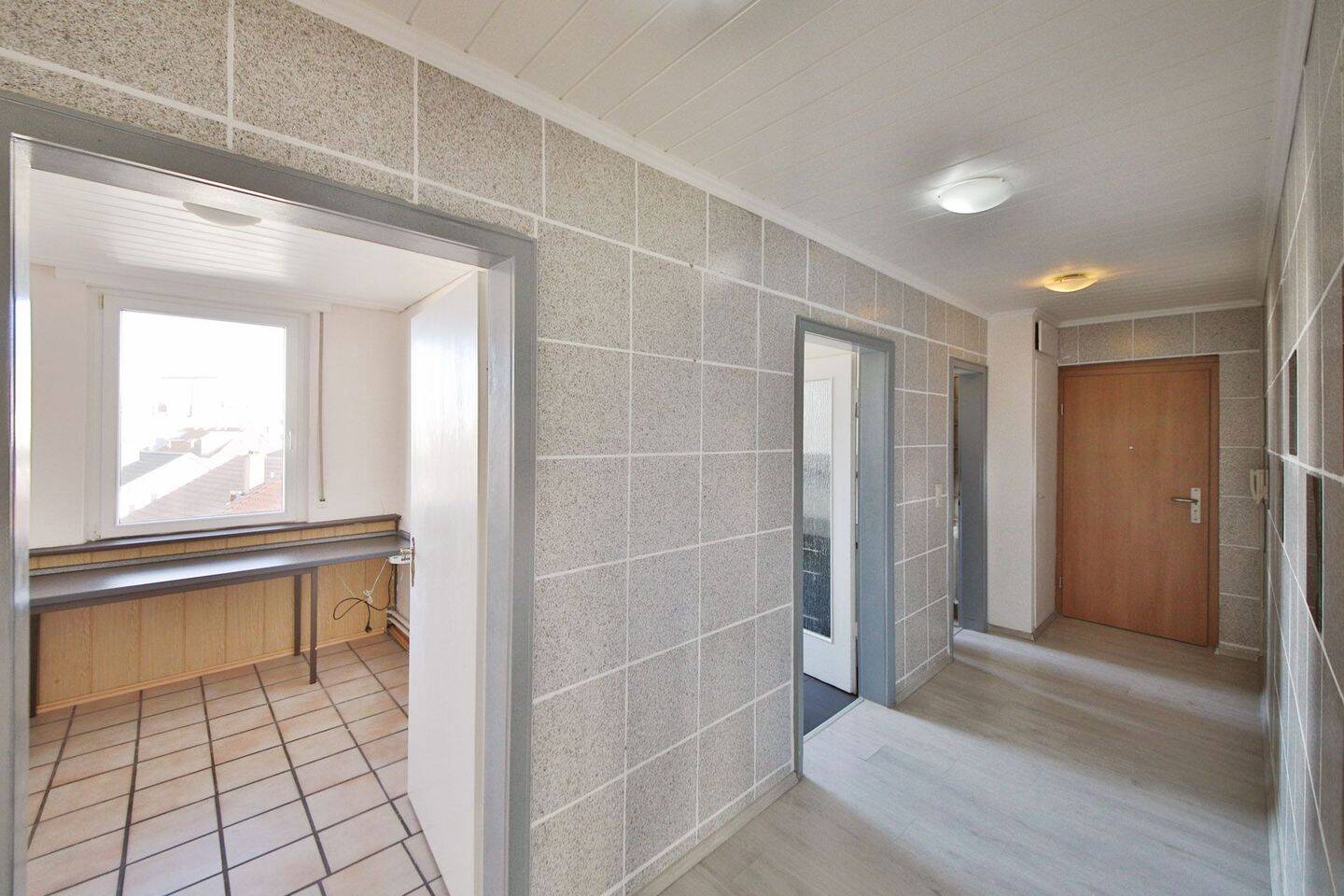 Stadtpanorama inklusive - zentrale 3-Zimmer-Wohnung mit zwei Balkonen- über den Dächern der Stadt – Pforzheim – Vorschaubild 5