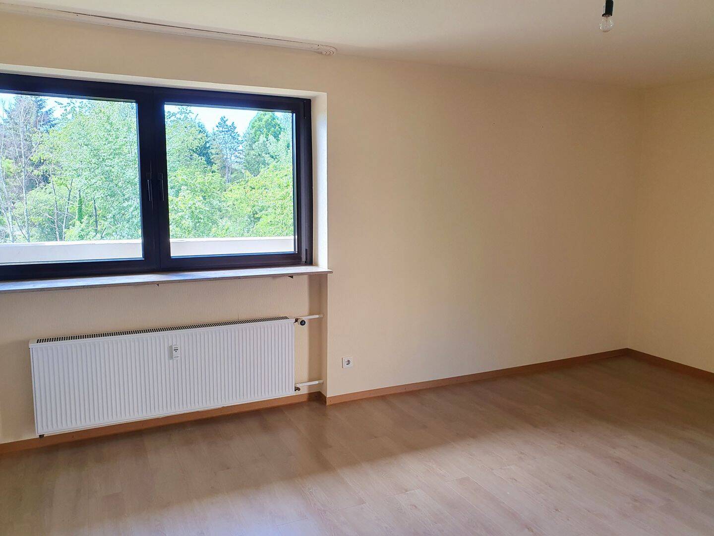 2 Zimmer Wohnung in Saarbrücken Dudweiler mit Garage – Saarbrücken – Vorschaubild 2