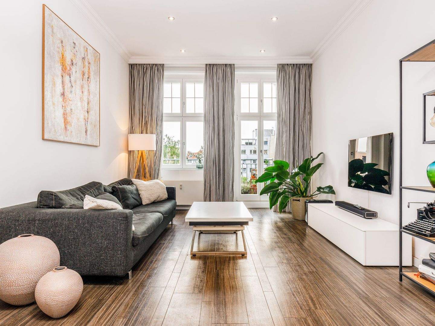 Loft Feeling - Moderne Altbauwohnung mit tollem Raumgefühl in ruhiger Seitenstraße vom Ku'damm – Berlin – Vorschaubild 2