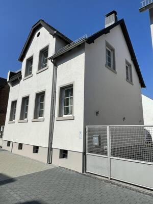 Prime Investment in Frankfurt - Fully Renovated Home with Stable Income – 65929 Frankfurt am Main – Vorschaubild 2