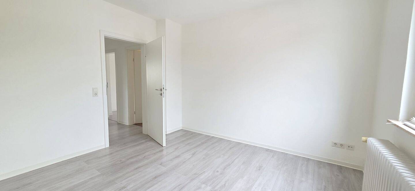 Moderne Wohnung im DG: Einbauküche inklusive – Bielefeld – Vorschaubild 7