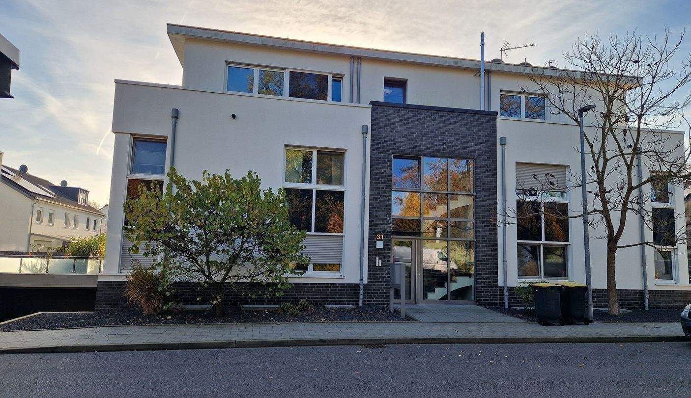 Traumhafte Etagenwohnung in nicht duplizierbarer Lage zum Nordpark gelegen ! Gemütliche Terrasse und 2 Stellplätze ! – Mönchengladbach – Vorschaubild 4