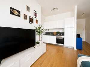 Exklusive Wohnung in Berlin-Mitte | 2 Zimmer | Balkon | Möbliert | Sofort bezugsfertig | Blick auf den Park – 10115 Berlin – Vorschaubild 3