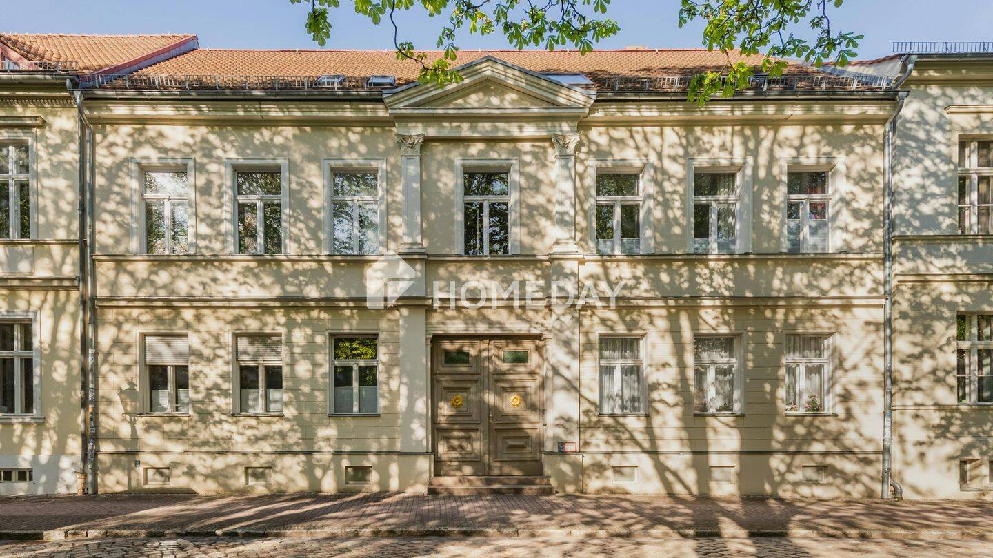 Altbauflair und Kontinuität - 2 Zimmer und solide vermietet