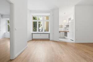 Bezugsfreie 2-Zimmer-Wohnung mit Terrasse und Garten in Berlin-Moabit