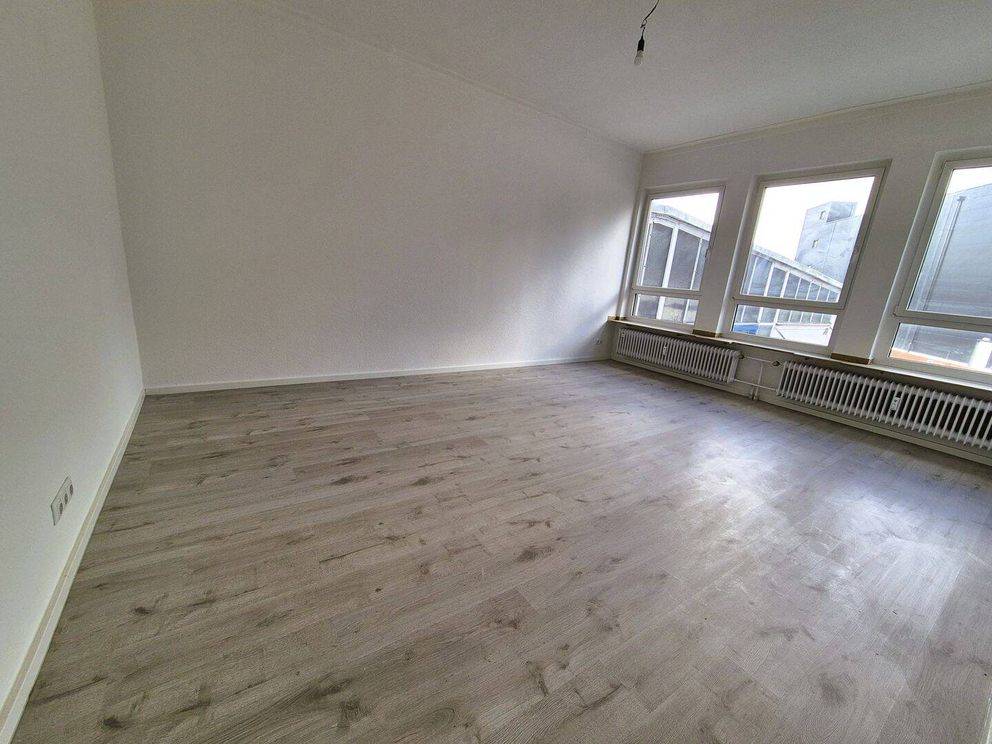 Modernisierte Wohnung in zentraler Lage – Gelsenkirchen – Vorschaubild 2
