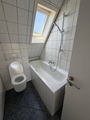 Renovierte DG-Wohnung in zentraler Lage von Bottrop-Boy – 46240 Bottrop – Vorschaubild 6