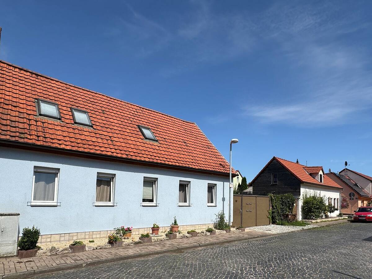 Kapitalanlage - Faktor 14,50 (Soll) - Saniertes Mehrfamilienhaus mit 4 Wohneinheiten, Top-Energieeffizienz und Mietsteigerungspotenzial – 99098 Erfurt – Bild 1 von 9