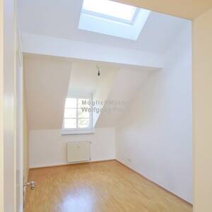 Deckenhöhen bis zu 4,50m ++ XXL-Türen/ Balkon/ perfekter Weitblick – 40476 Düsseldorf – Vorschaubild 5