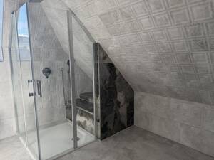 Stilvolle, exklusive 2-Zi-Dachgeschosswohnung mit Balkon und Stellplatz in bevorzugter ruhiger Lage – 23570 Lübeck – Vorschaubild 6