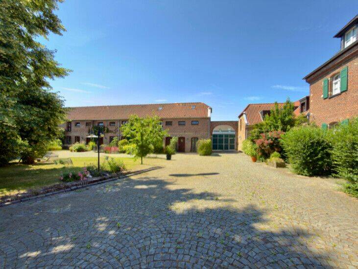 Stilvolles Dachgeschoss-Apartment in historischer Hofanlage von Köln-Zündorf – Köln – Vorschaubild 6