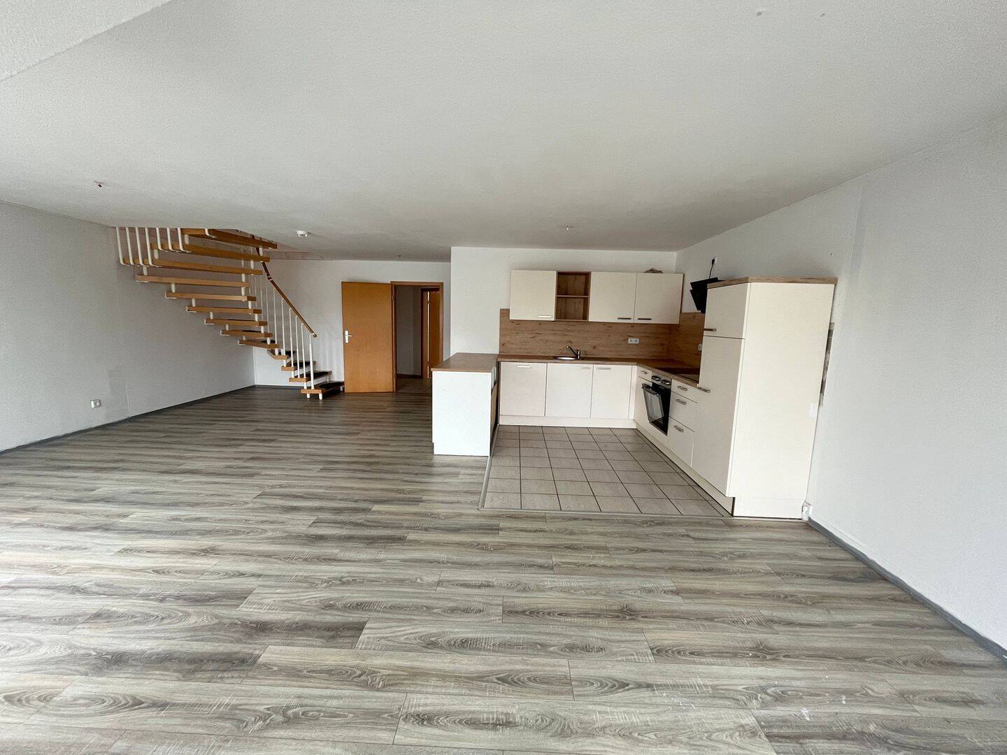 Wohnen auf zwei Ebenen - Maisonette mit EBK und zwei Bädern